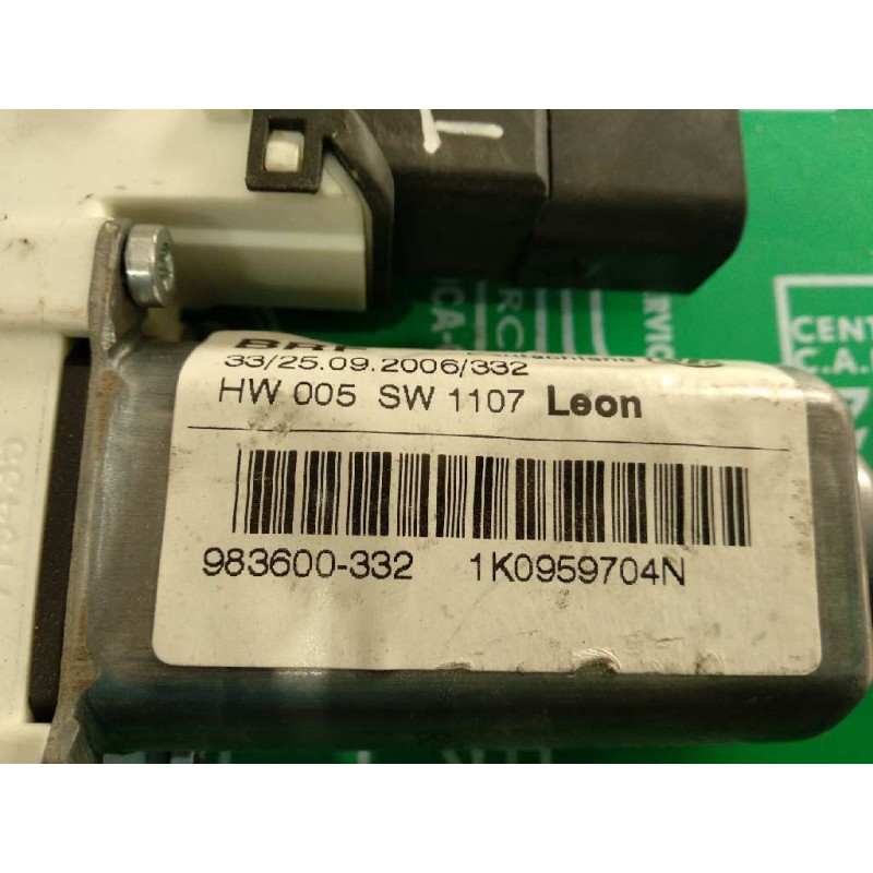 Recambio de motor elevalunas trasero derecho para seat leon (1p1) reference referencia OEM IAM 1K0959704N 983600332 SIEMENS