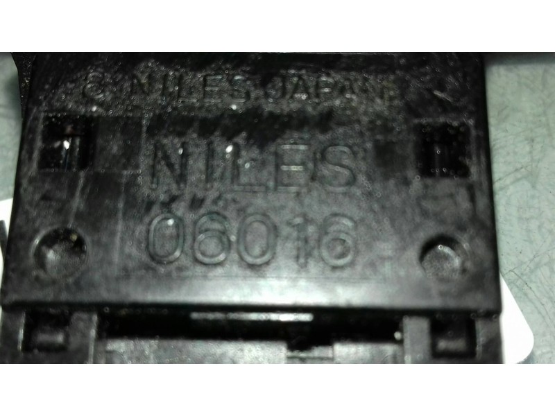 Recambio de warning para nissan primera berlina (p12) acenta referencia OEM IAM 06016  5 + 3 PINES Recambio de warning para nissan primera berlina (p12) acenta referencia OEM IAM 06016  5 + 3 PINES