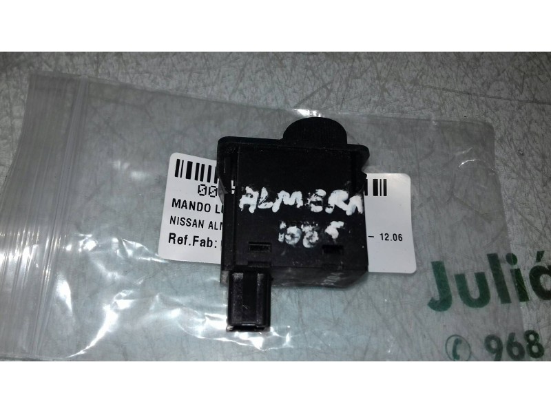 Recambio de mando luces para nissan almera (n16/e) line up referencia OEM IAM 3704 NEGRO 3 PINES