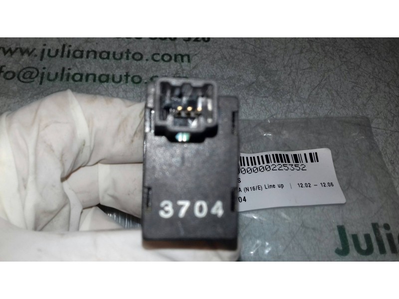 Recambio de mando luces para nissan almera (n16/e) line up referencia OEM IAM 3704 NEGRO 3 PINES