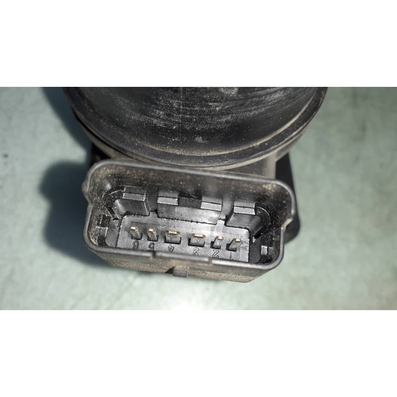 Recambio de caudalimetro para renault megane ii classic berlina confort authentique referencia OEM IAM H7700104426 7700109812 5W