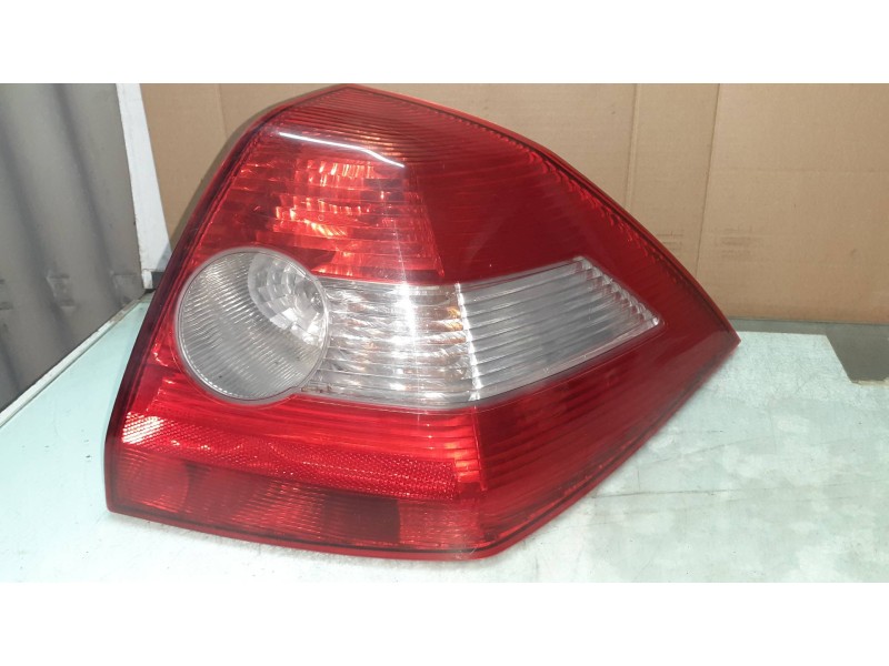 Recambio de piloto trasero derecho para renault megane ii classic berlina confort authentique referencia OEM IAM   