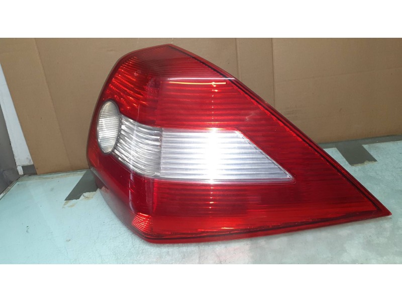 Recambio de piloto trasero derecho para renault megane ii classic berlina confort authentique referencia OEM IAM   