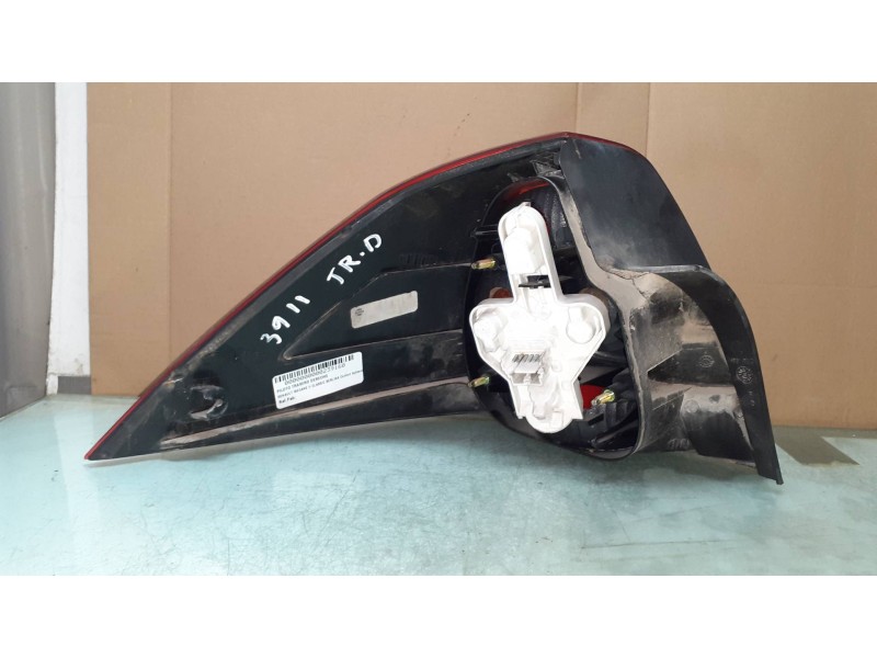 Recambio de piloto trasero derecho para renault megane ii classic berlina confort authentique referencia OEM IAM   