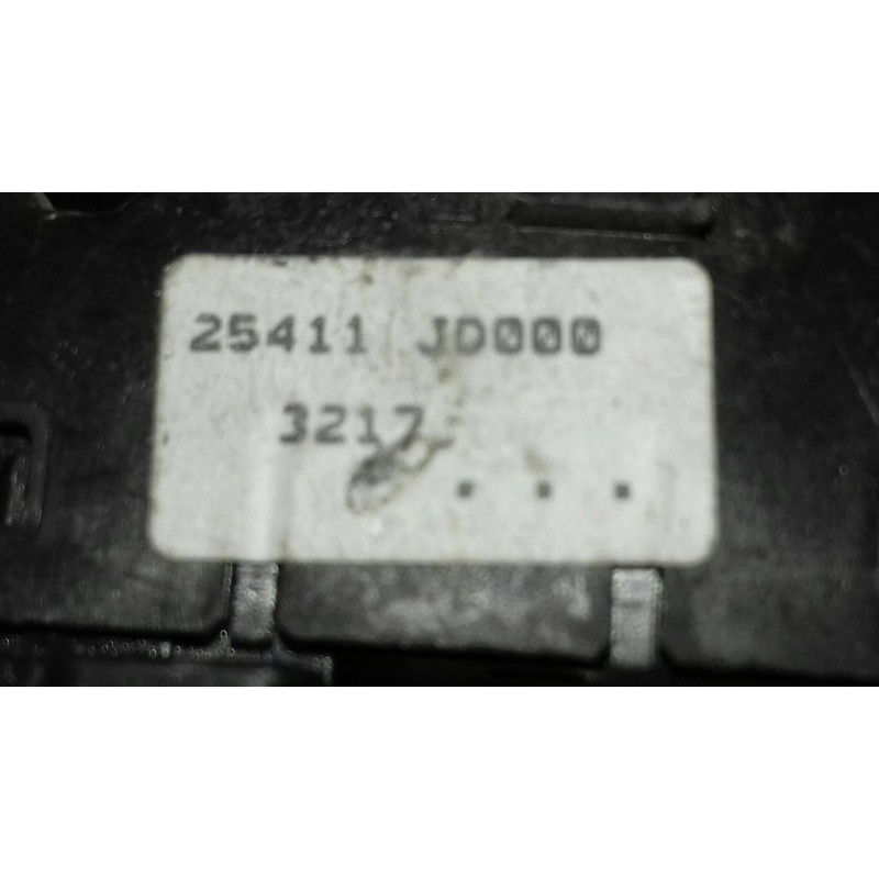 Recambio de mando elevalunas delantero derecho para nissan qashqai (j10) tekna referencia OEM IAM 25411JD000 NEGRO 5 + 1 PINES