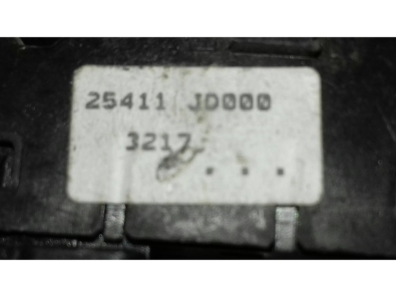 Recambio de mando elevalunas delantero derecho para nissan qashqai (j10) tekna referencia OEM IAM 25411JD000 NEGRO 5 + 1 PINES
