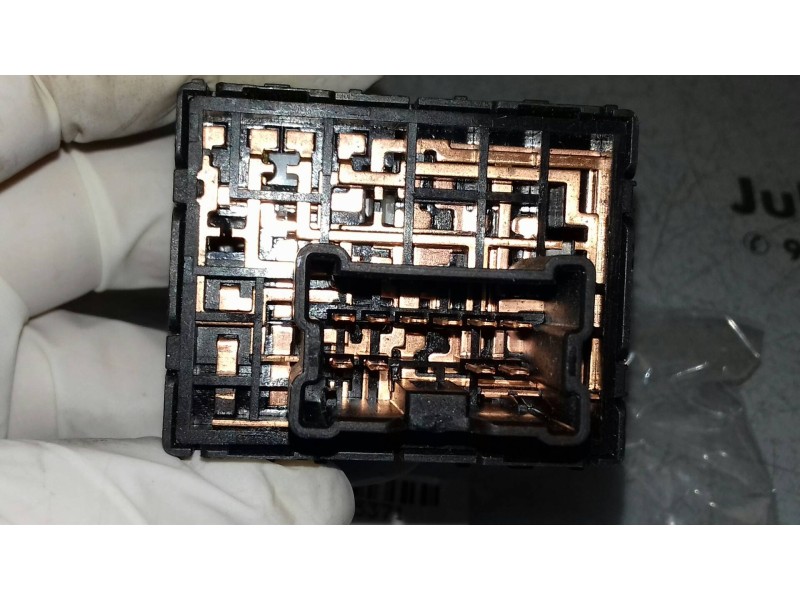 Recambio de mando retrovisor para nissan micra (k12e) line up referencia OEM IAM 020812 NECRO 6 + 4 PINES