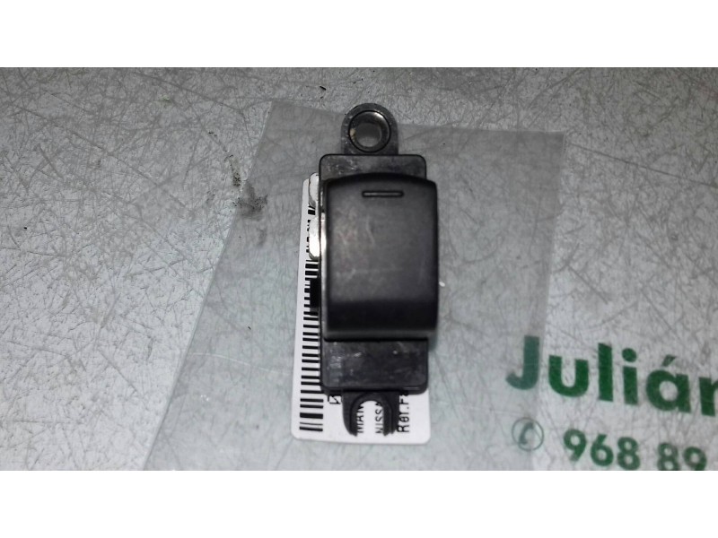 Recambio de mando elevalunas delantero derecho para nissan primera berlina (p11) 2.0 navigation referencia OEM IAM 7927Z BLANCO 