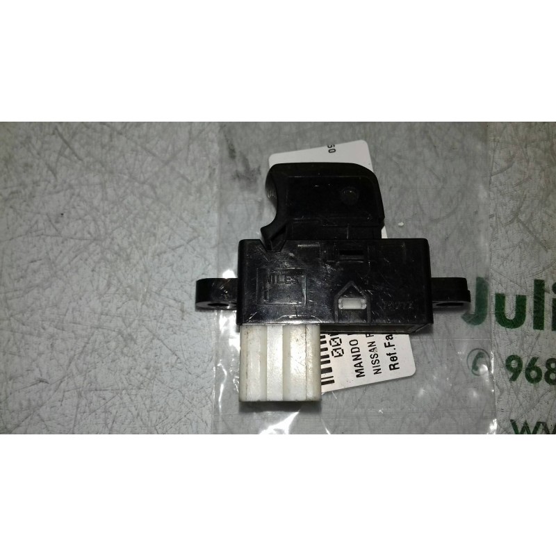 Recambio de mando elevalunas delantero derecho para nissan primera berlina (p11) 2.0 navigation referencia OEM IAM 7927Z BLANCO 
