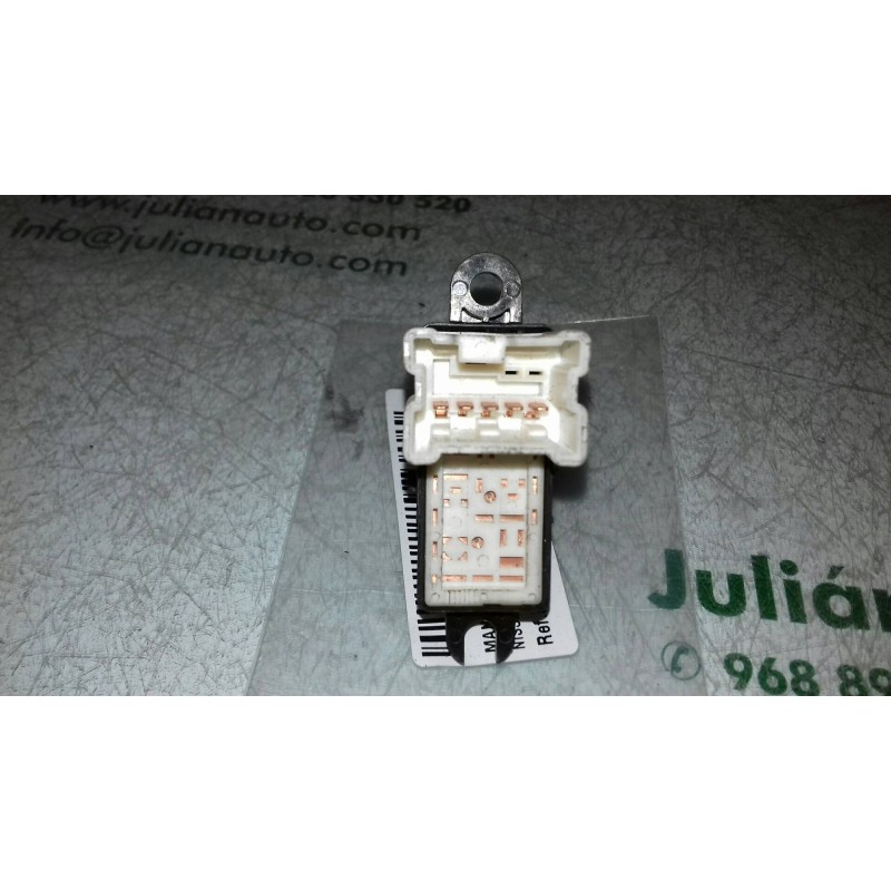Recambio de mando elevalunas delantero derecho para nissan primera berlina (p11) 2.0 navigation referencia OEM IAM 7927Z BLANCO 