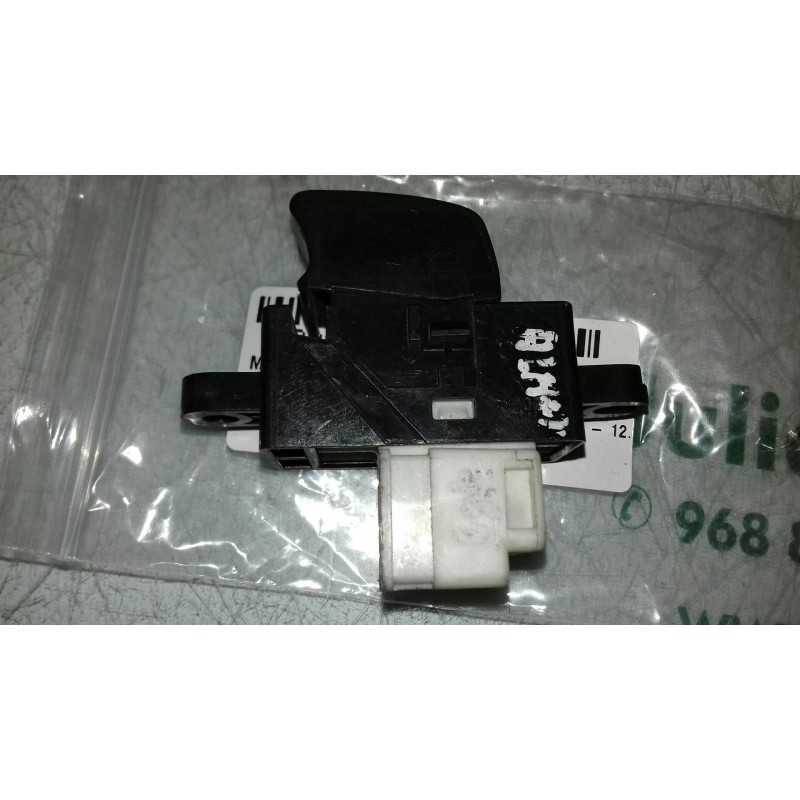 Recambio de mando elevalunas trasero derecho para nissan almera tino (v10m) acenta referencia OEM IAM  BLANCO 5 + 1 PINES