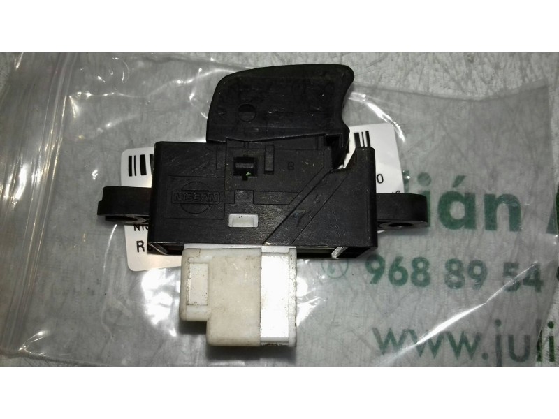 Recambio de mando elevalunas delantero derecho para nissan almera tino (v10m) acenta referencia OEM IAM  BLANCO 5 + 1 PINES
