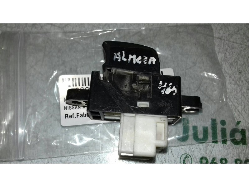 Recambio de mando elevalunas delantero derecho para nissan almera (n15) gx referencia OEM IAM 49142 BLANCO 5 + 1 PINES