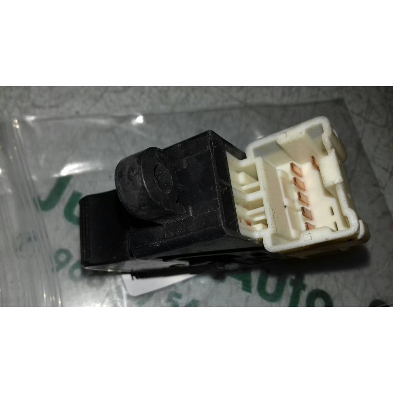 Recambio de mando elevalunas delantero izquierdo para nissan almera (n15) gx referencia OEM IAM 1207Z BLANCO 5 + 1 PINES