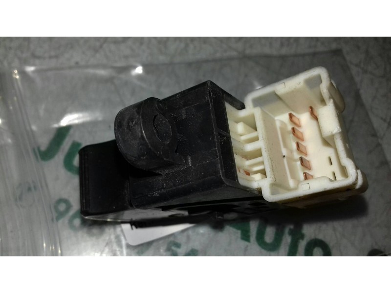 Recambio de mando elevalunas delantero izquierdo para nissan almera (n15) gx referencia OEM IAM 1207Z BLANCO 5 + 1 PINES