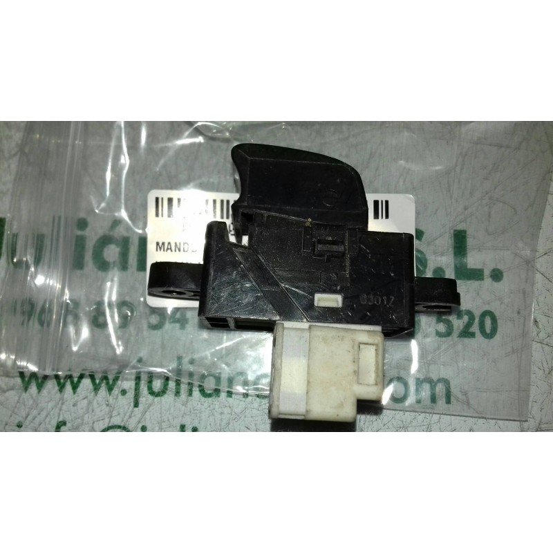 Recambio de mando elevalunas trasero derecho para nissan almera (n15) gx referencia OEM IAM 0301Z BLANCO 5 + 1 PINES