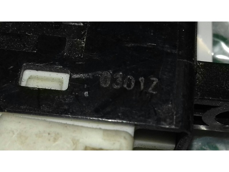 Recambio de mando elevalunas trasero derecho para nissan almera (n15) gx referencia OEM IAM 0301Z BLANCO 5 + 1 PINES