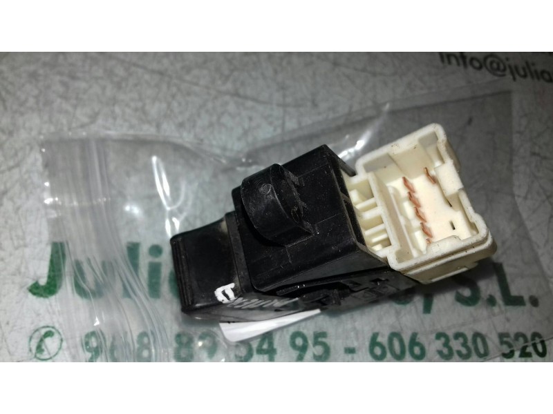 Recambio de mando elevalunas trasero derecho para nissan almera (n15) gx referencia OEM IAM 0301Z BLANCO 5 + 1 PINES