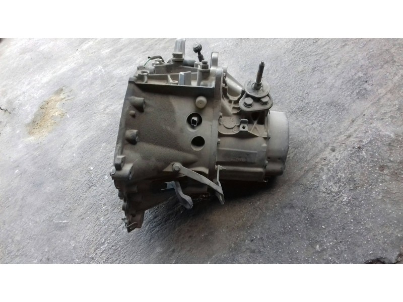 Recambio de caja cambios para peugeot 206 berlina xr referencia OEM IAM 20DL72  5 VELOCIDADES