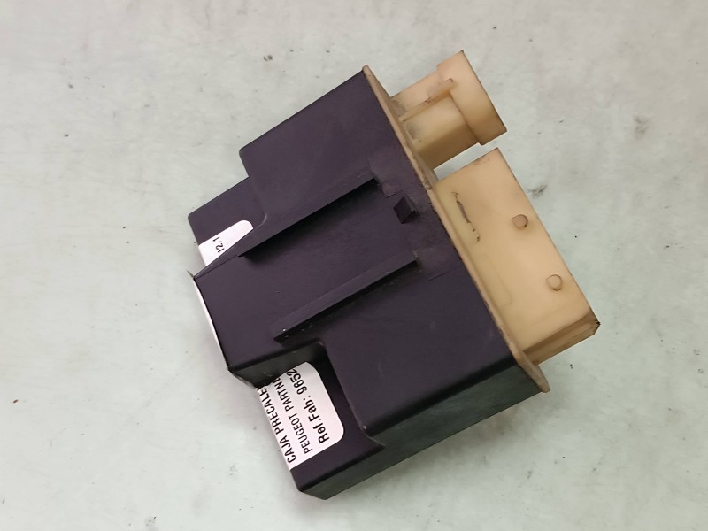 Recambio de caja precalentamiento para peugeot partner kombi premium referencia OEM IAM 9652021180  