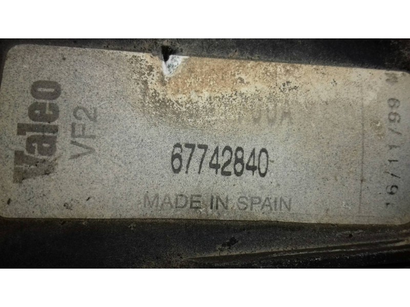 Recambio de faro antiniebla derecho para seat leon (1m1) stella referencia OEM IAM 67742840 2 PINES VALEO