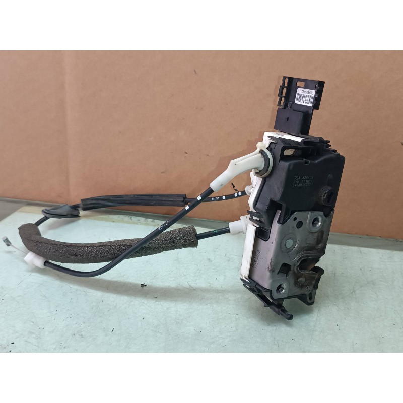 Recambio de cerradura puerta delantera derecha para peugeot partner kombi premium referencia OEM IAM 828405  ELECTRICA