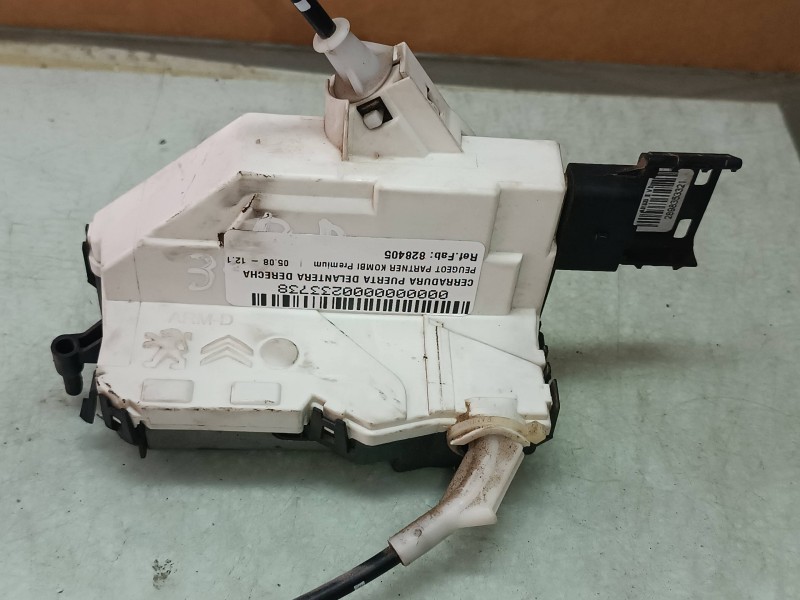 Recambio de cerradura puerta delantera derecha para peugeot partner kombi premium referencia OEM IAM 828405  ELECTRICA