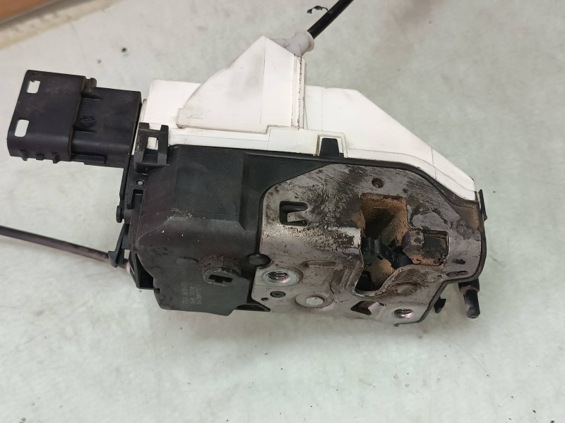 Recambio de cerradura puerta delantera derecha para peugeot partner kombi premium referencia OEM IAM 828405  ELECTRICA