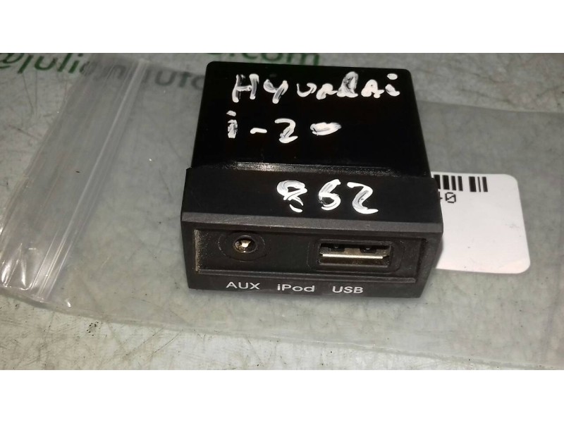 Recambio de interruptor para hyundai i20 basis referencia OEM IAM 961201J000 PBMC1310241986 AUX IPOD USB