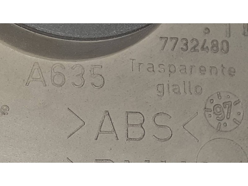 Recambio de piloto delantero izquierdo para fiat punto berlina (176) 60 cult referencia OEM IAM 7732480  