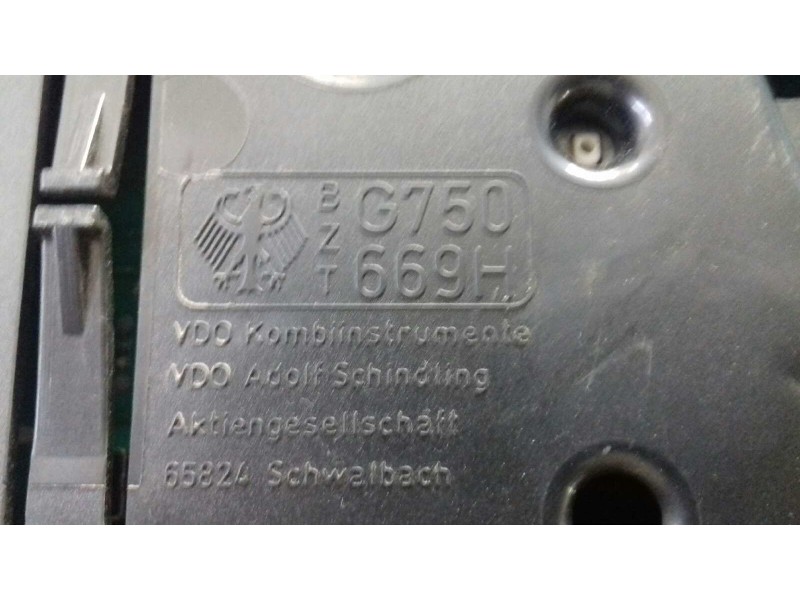 Recambio de cuadro instrumentos para volkswagen passat berlina (3b2) comfortline referencia OEM IAM 110008794023 3B0919881N VDO