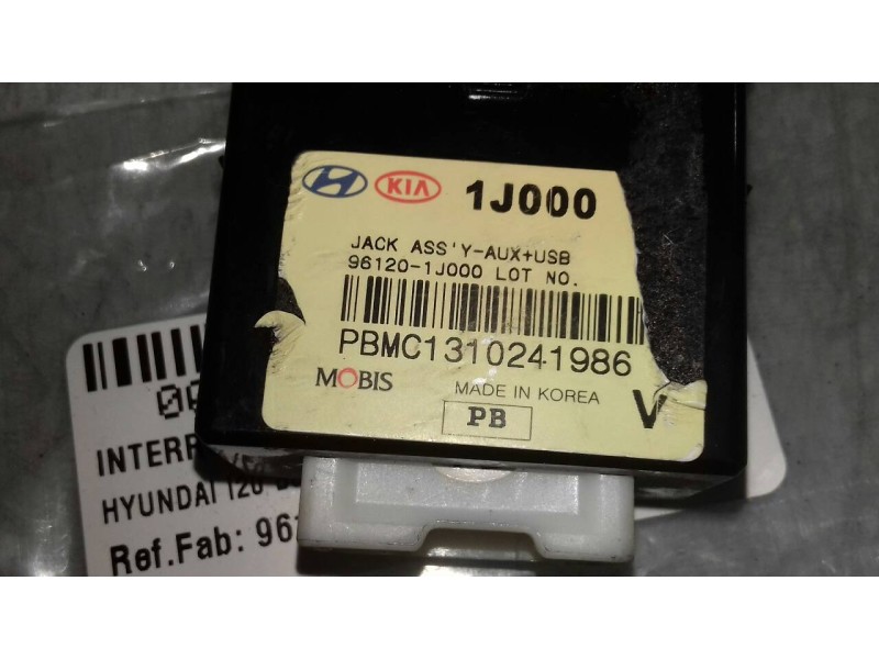 Recambio de interruptor para hyundai i20 basis referencia OEM IAM 961201J000 PBMC1310241986 AUX IPOD USB