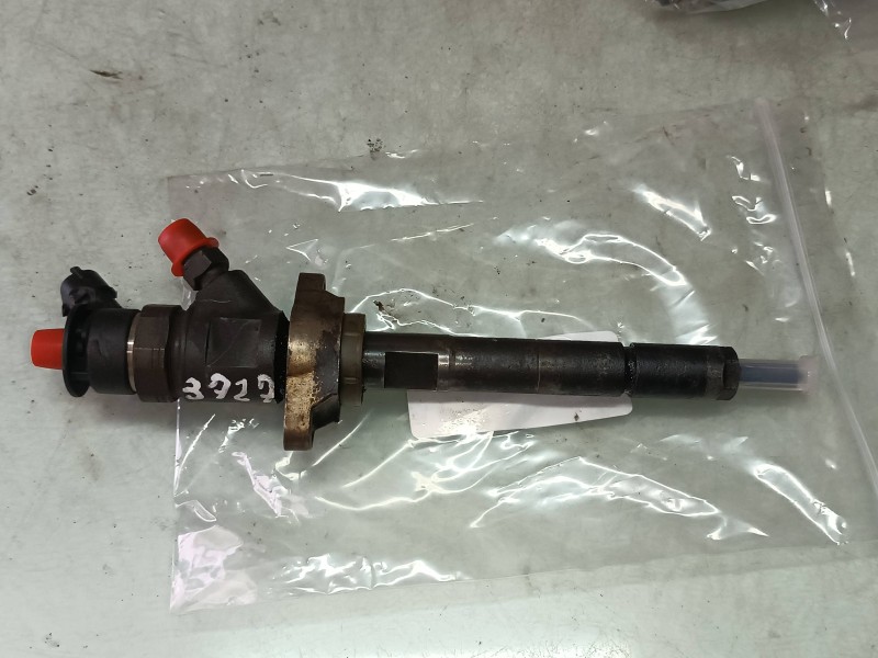 Recambio de inyector para peugeot partner kombi premium referencia OEM IAM 0445110311 620033 CONECTOR 2 PINES