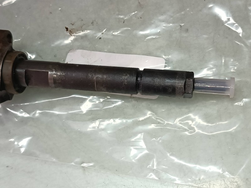 Recambio de inyector para peugeot partner kombi premium referencia OEM IAM 0445110311 620033 CONECTOR 2 PINES