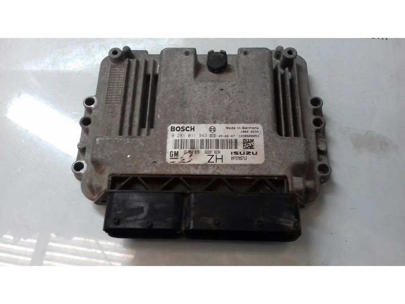 Recambio de centralita motor uce para opel astra h berlina essentia referencia OEM IAM 55556829 0218011943 BOSCH
