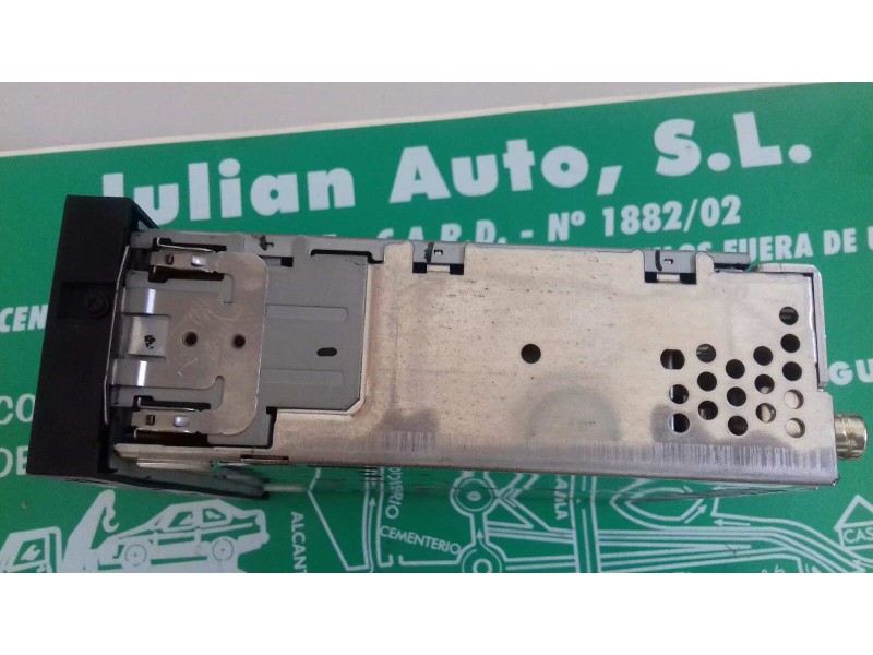 Recambio de sistema audio / radio cd para peugeot partner (s2) combi plus referencia OEM IAM 96608399XT PU2471A CLARIO