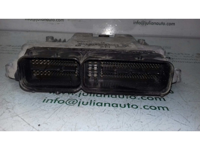 Recambio de centralita motor uce para opel astra h berlina essentia referencia OEM IAM 55556829 0218011943 BOSCH