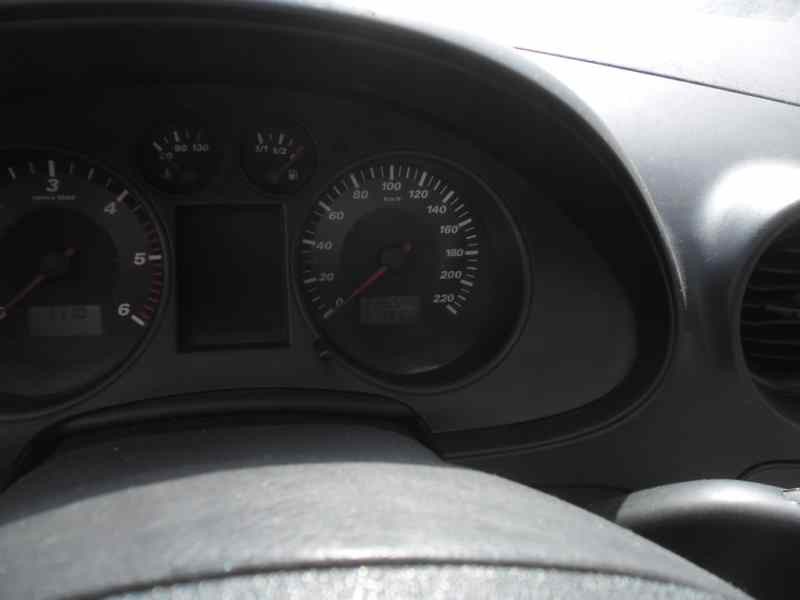 seat cordoba berlina (6l2) del año 2003