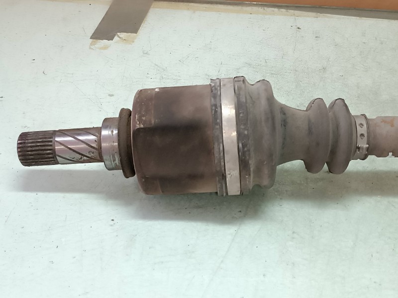 Recambio de transmision delantera izquierda para renault megane ii classic berlina dynamique referencia OEM IAM 8200330413  