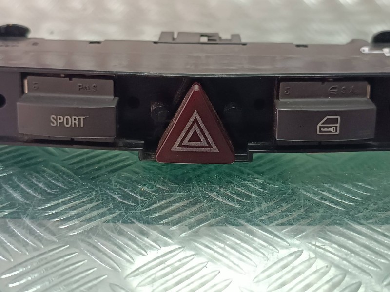 Recambio de warning para opel astra h ber. cosmo referencia OEM IAM 660332  CONECTOR 16 PINES