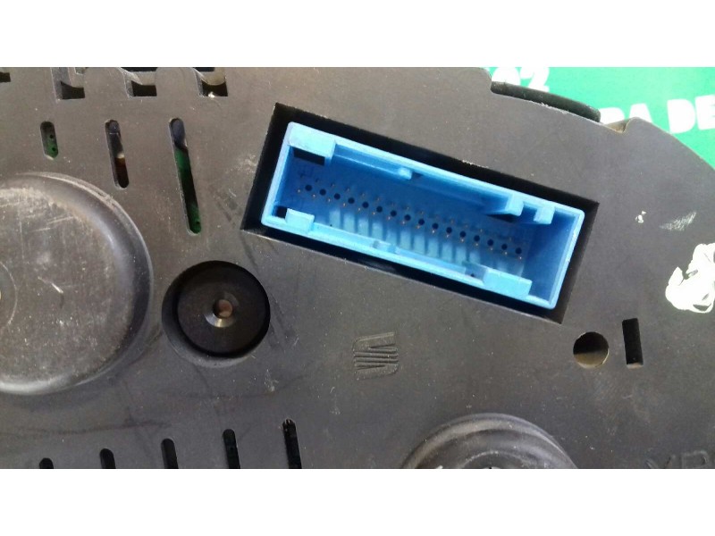 Recambio de cuadro instrumentos para seat ibiza (6k1) 1.4 16v referencia OEM IAM 110008924001 W06K0920850 VDO