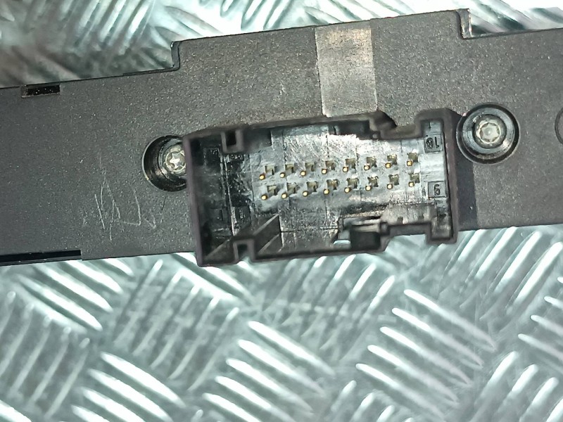 Recambio de warning para opel astra h ber. cosmo referencia OEM IAM 660332  CONECTOR 16 PINES