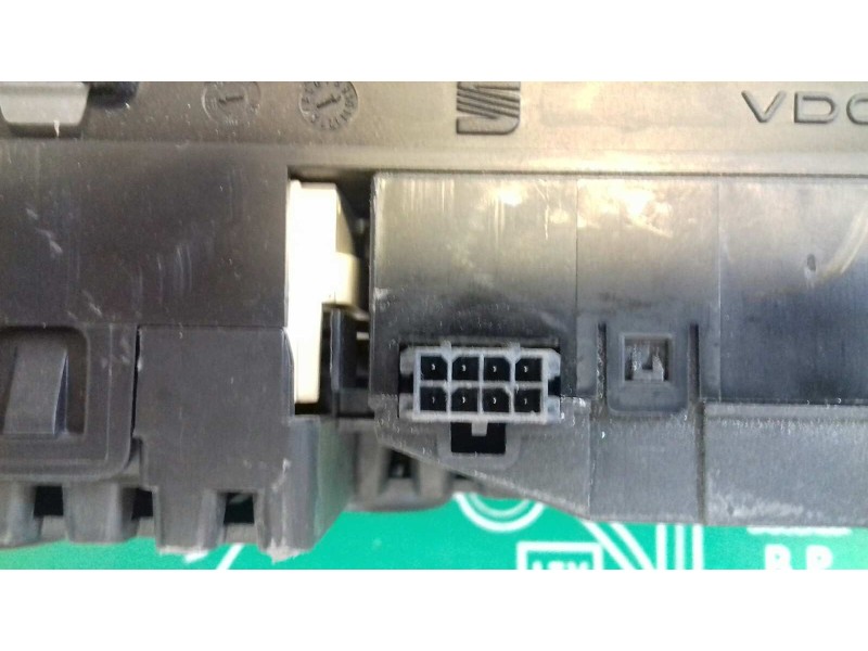 Recambio de cuadro instrumentos para seat ibiza (6k1) 1.4 16v referencia OEM IAM 110008924001 W06K0920850 VDO