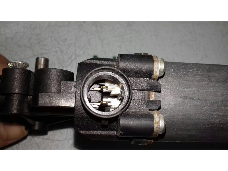 Recambio de motor elevalunas delantero derecho para nissan primera berlina (p12) acenta referencia OEM IAM 400714  2 PINES Recambio de motor elevalunas delantero derecho para nissan primera berlina (p12) acenta referencia OEM IAM 400714  2 PINES