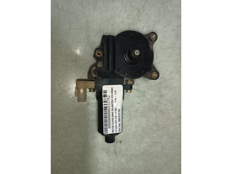 Recambio de motor elevalunas delantero izquierdo para hyundai getz (tb) 1.5 crdi referencia OEM IAM 988101C100  CONECTOR 2 PINES