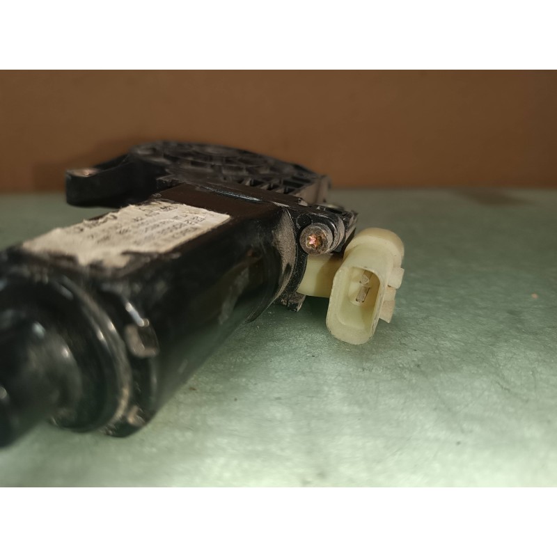 Recambio de motor elevalunas delantero izquierdo para hyundai getz (tb) 1.5 crdi referencia OEM IAM 988101C100  CONECTOR 2 PINES