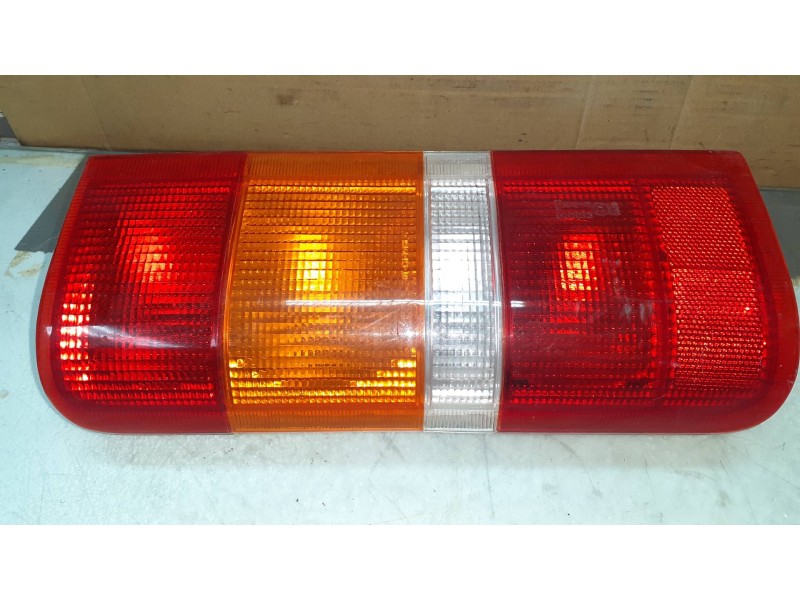 Recambio de piloto trasero izquierdo para ford transit ft 100 largo referencia OEM IAM 014311918LY 014311918LR 014311918