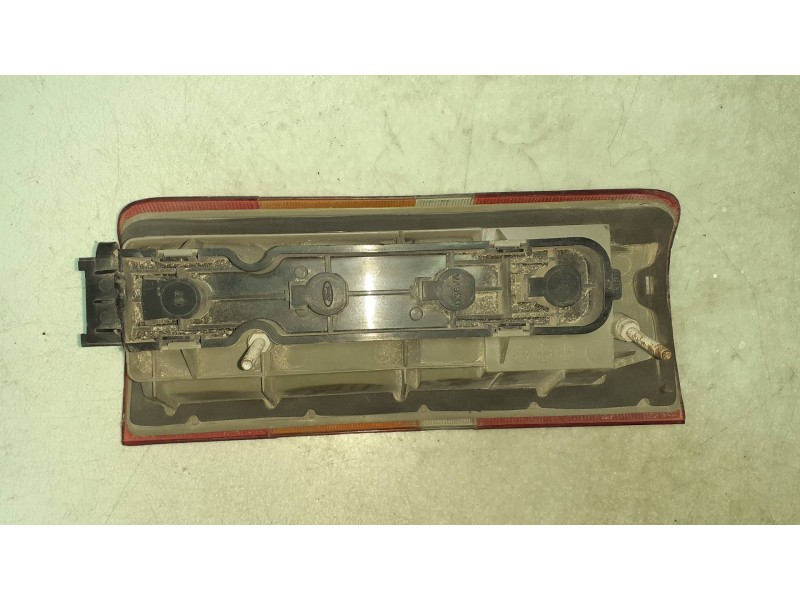 Recambio de piloto trasero izquierdo para ford transit ft 100 largo referencia OEM IAM 014311918LY 014311918LR 014311918