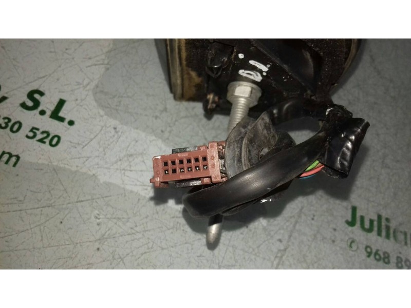 Recambio de retrovisor izquierdo para peugeot 407 sw confort referencia OEM IAM 96456978XT  ELECTRICO