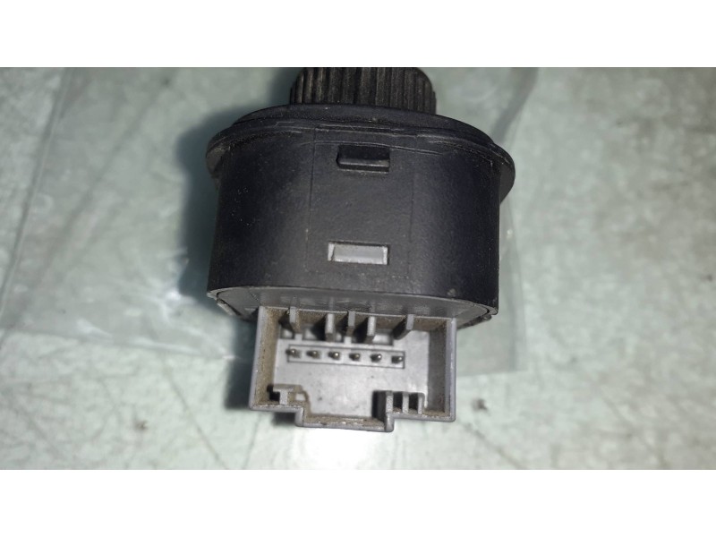 Recambio de mando retrovisor para volkswagen jetta (1k2) advance bluemotion referencia OEM IAM 1K0959565H  